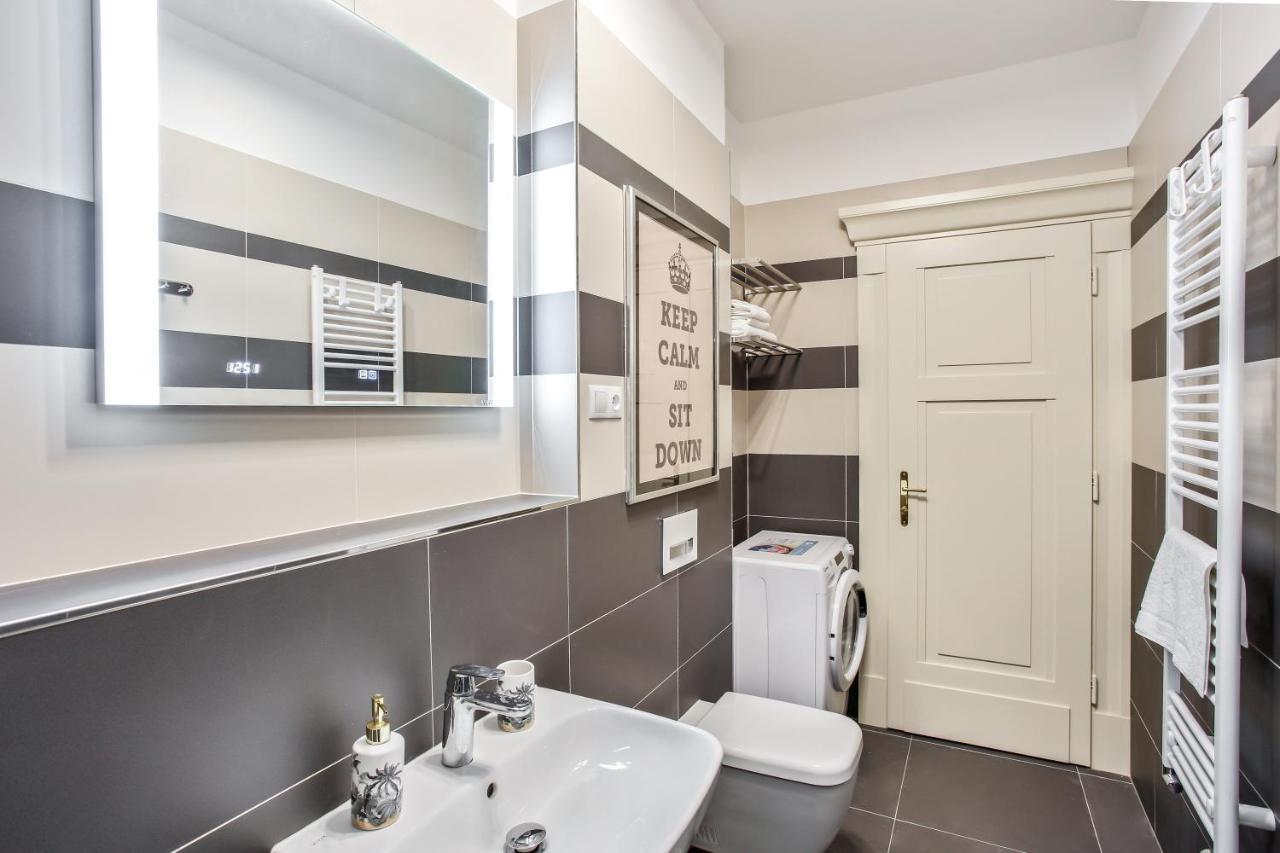 Newly Opened, Designer Opera Apartamento