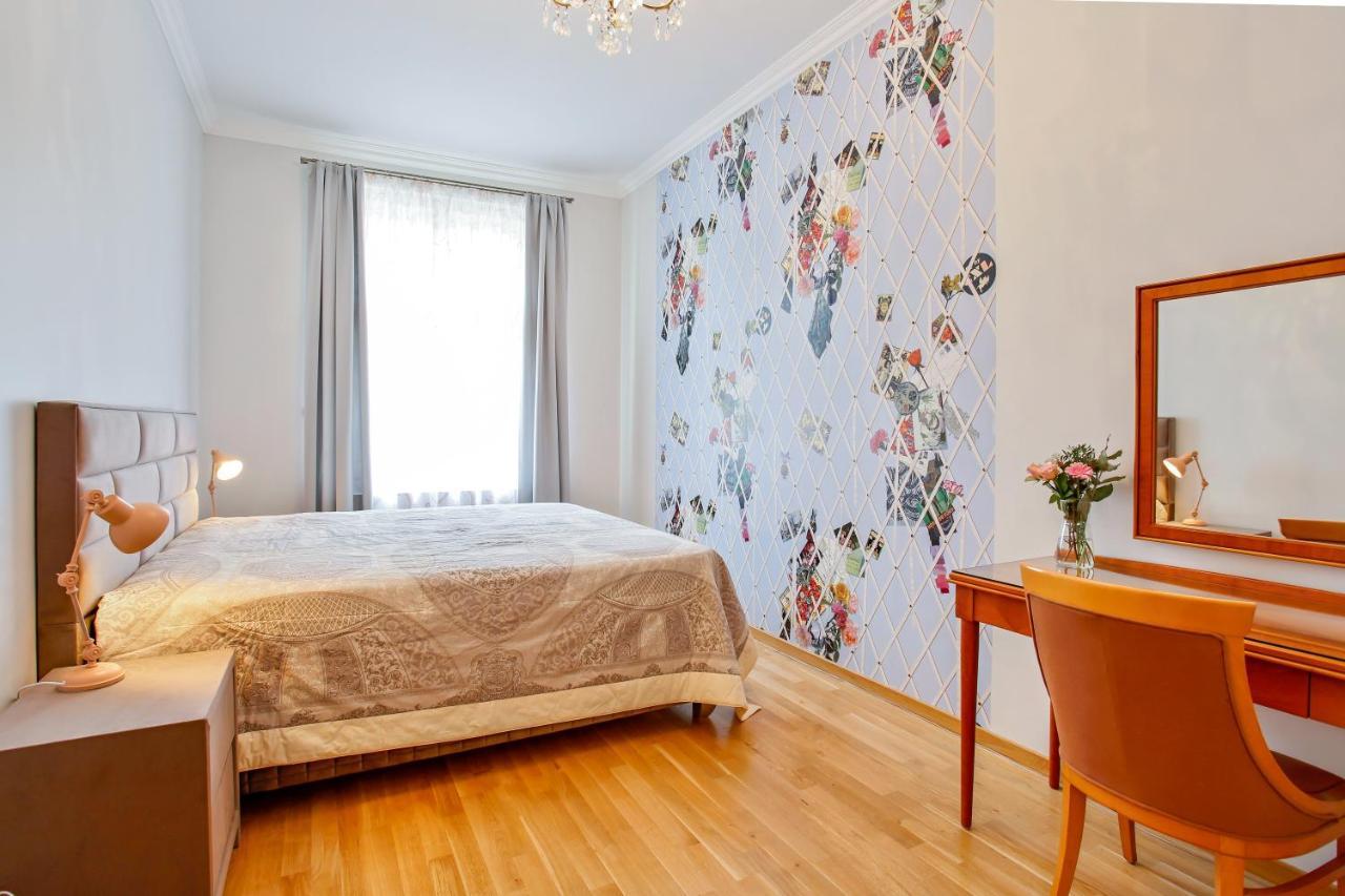 Newly Opened, Designer Opera Apartamento